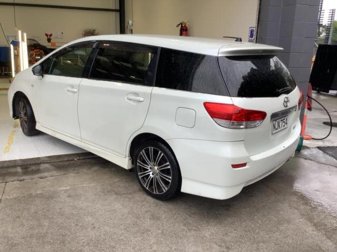 Photo '5' of Toyota Wish