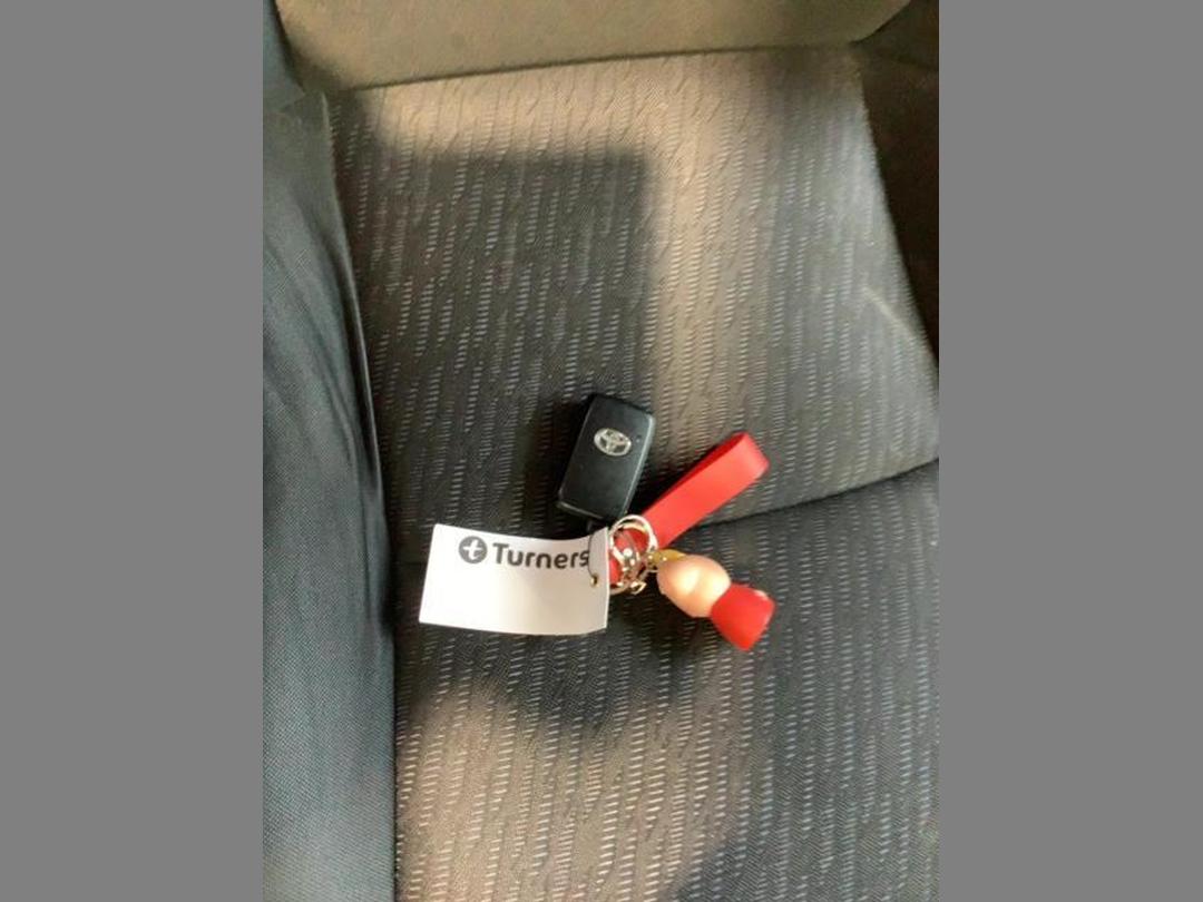 Photo '8' of Toyota Wish