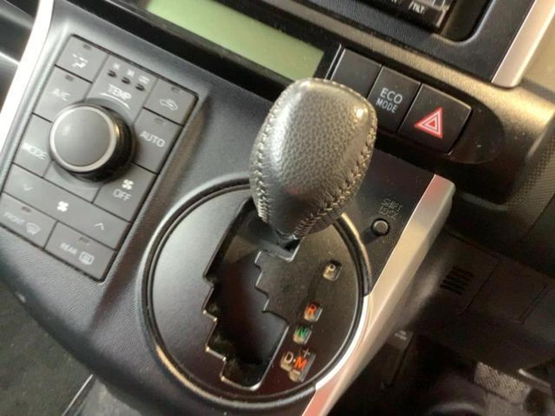 Photo '9' of Toyota Wish