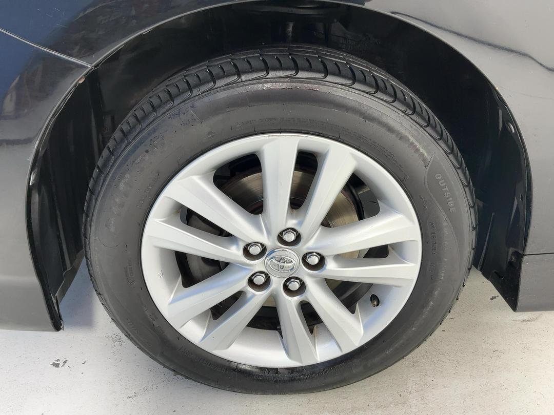 Photo '10' of Toyota Wish
