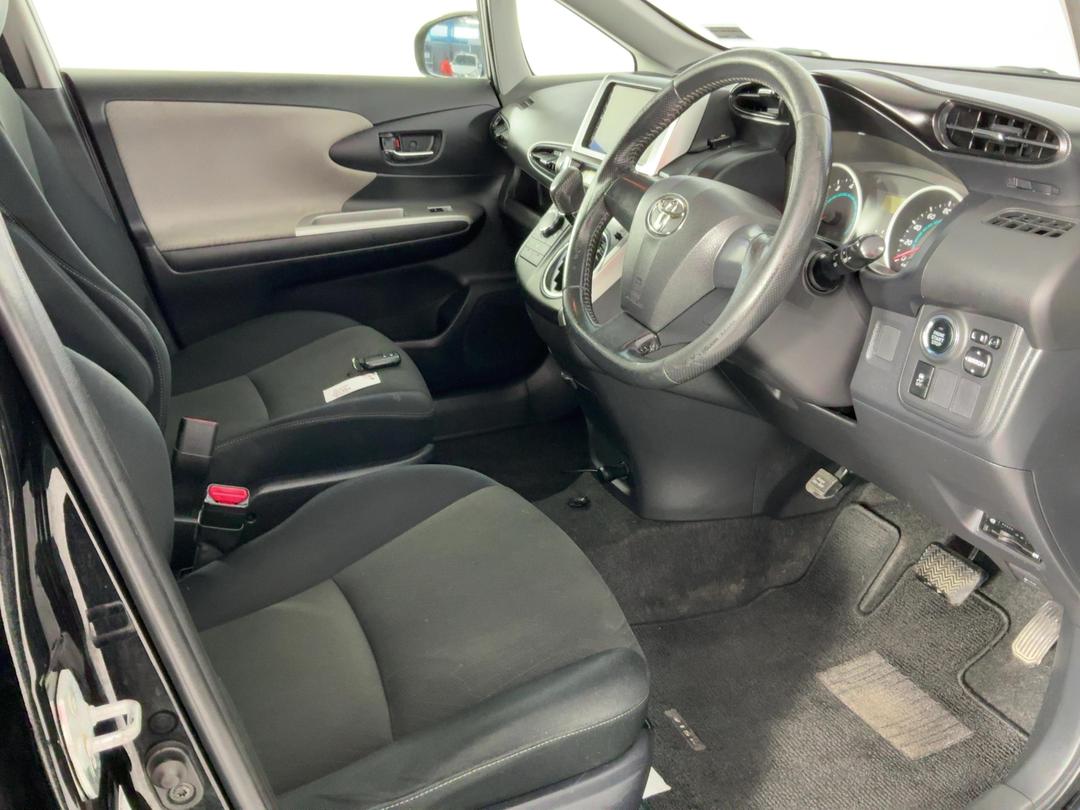 Photo '16' of Toyota Wish