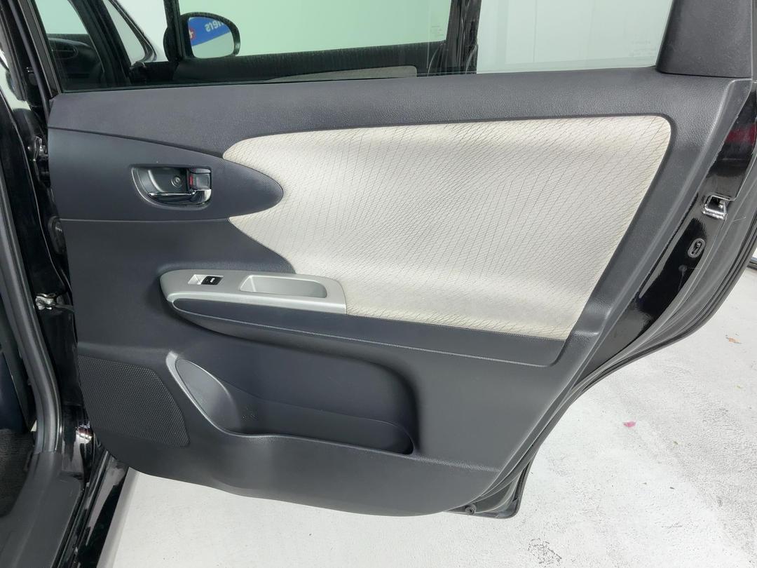 Photo '19' of Toyota Wish