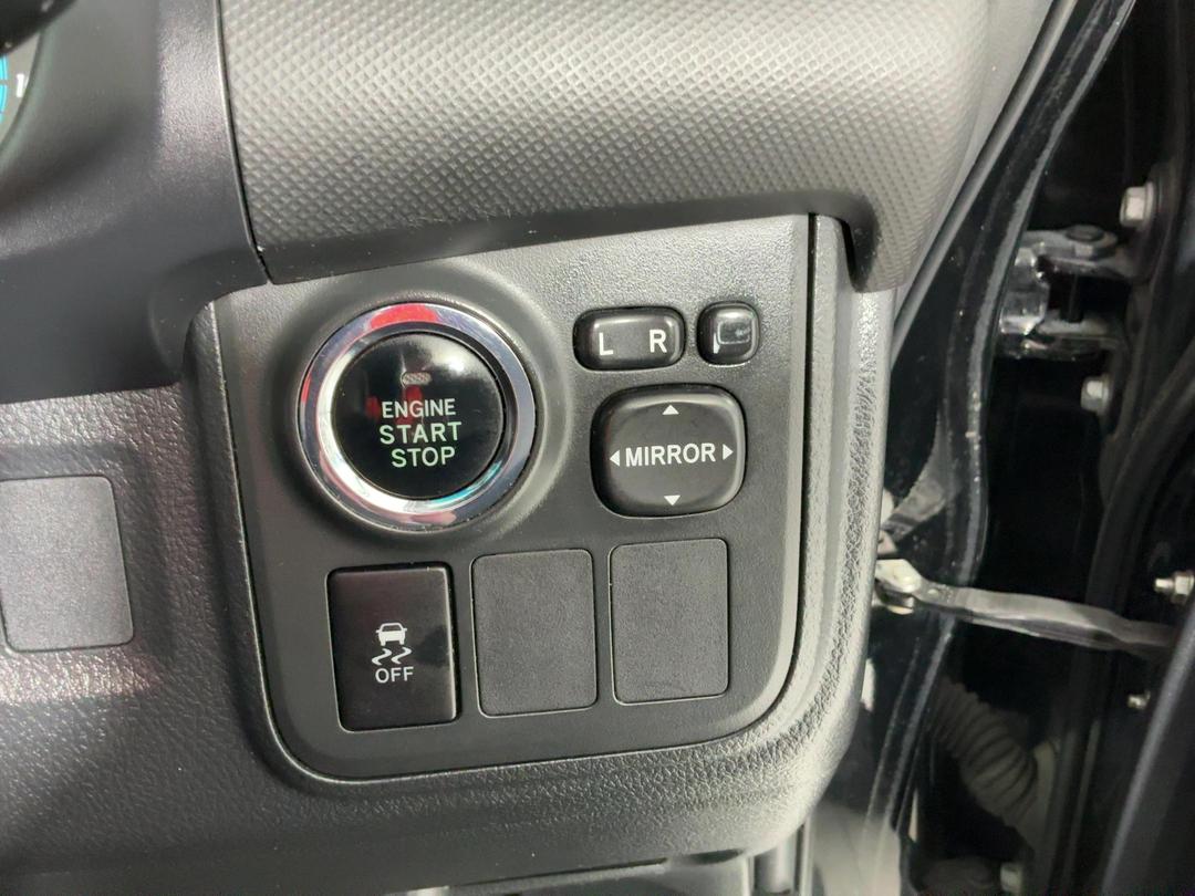 Photo '23' of Toyota Wish