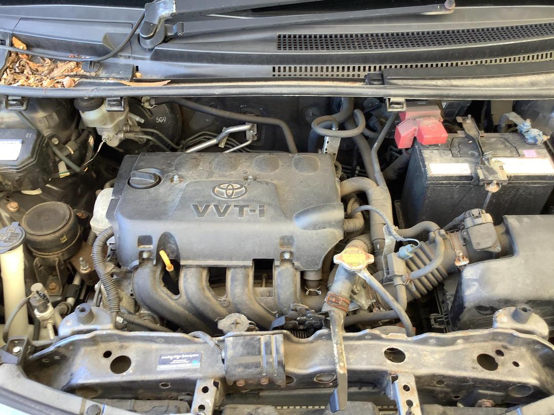 Photo '11' of Toyota Yaris YR