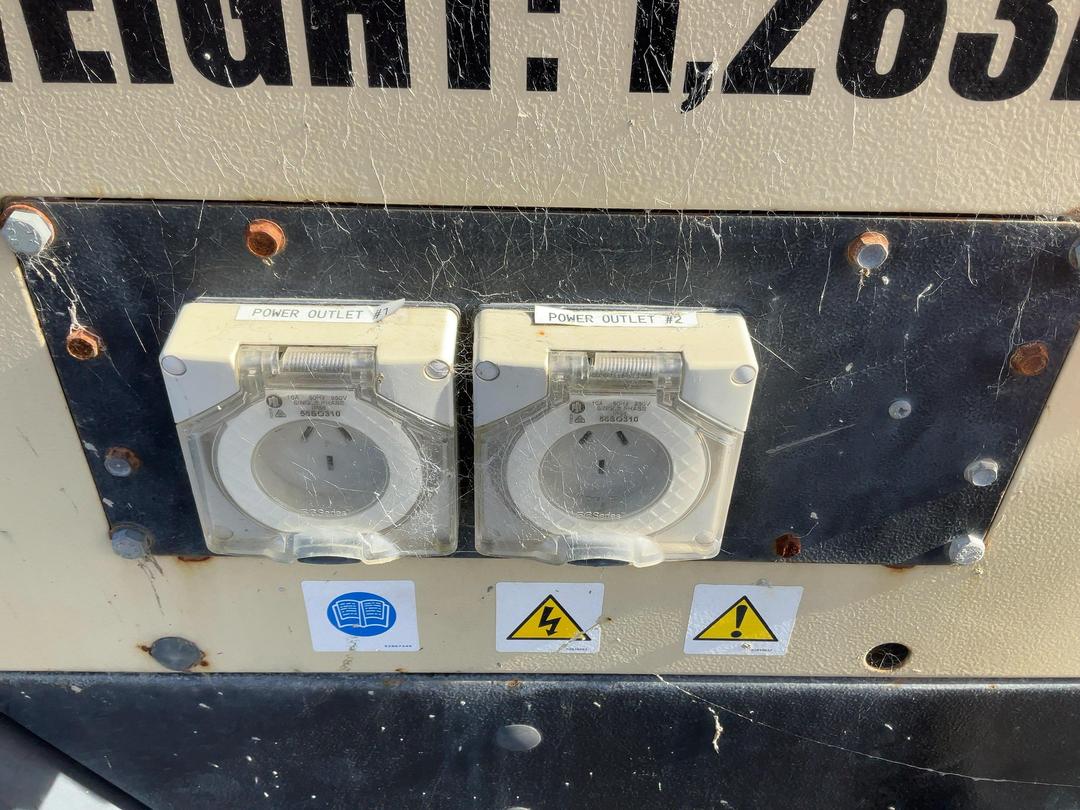 Photo '10' of TRAILER LIGHT TOWER