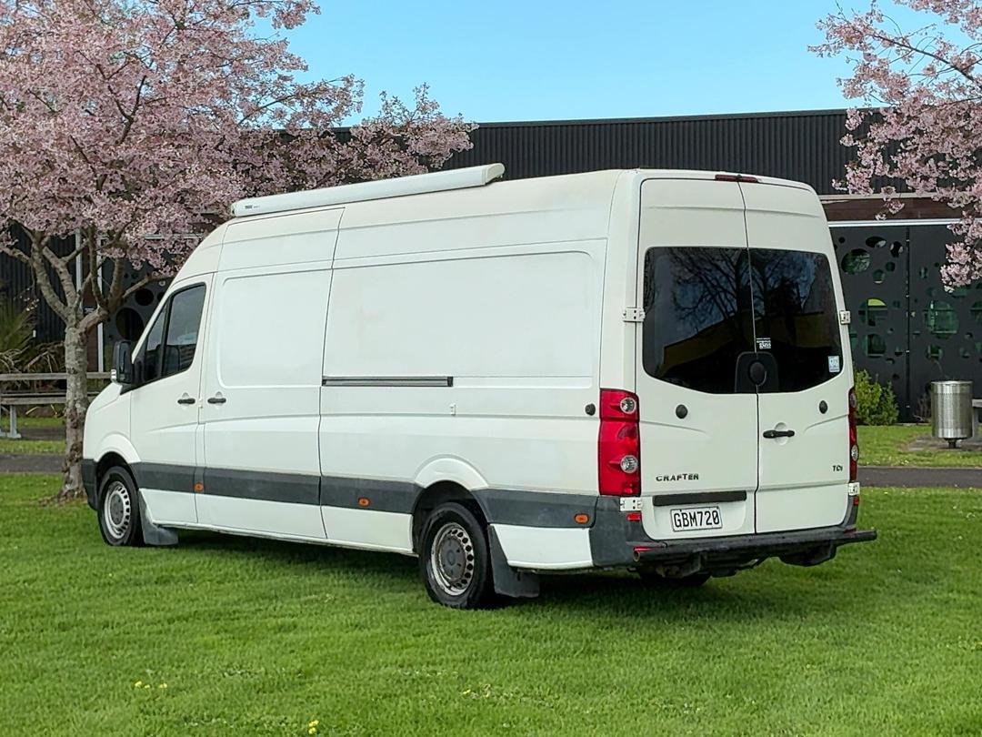 Photo '6' of Volkswagen Crafter 35 LWB 100 6SM Motorhome Photo '6' of Volkswagen Crafter 35 LWB 100 6SM Motorhome