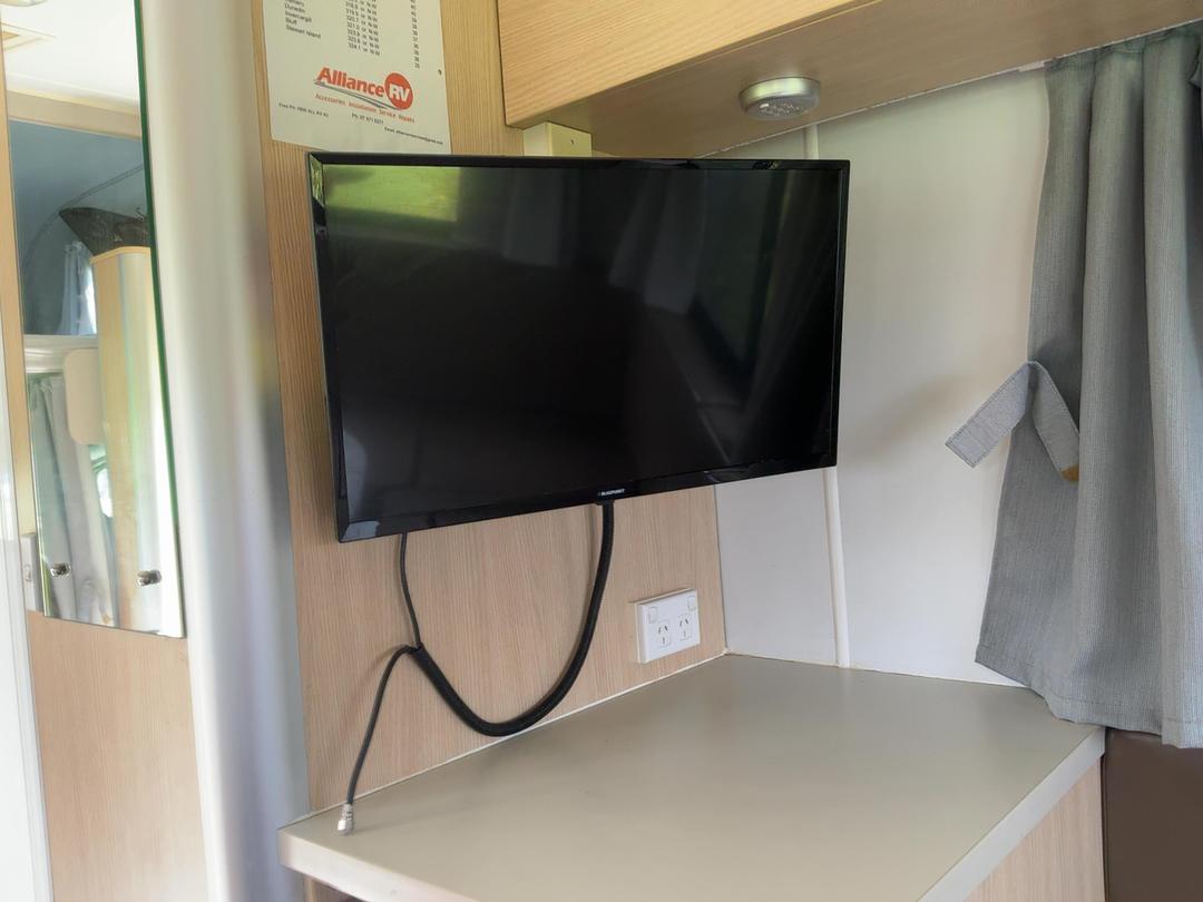Photo '45' of Volkswagen Crafter 50 SCC LWB 100 6SM Motorhome