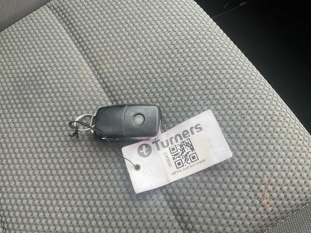 Photo '8' of Volkswagen Golf