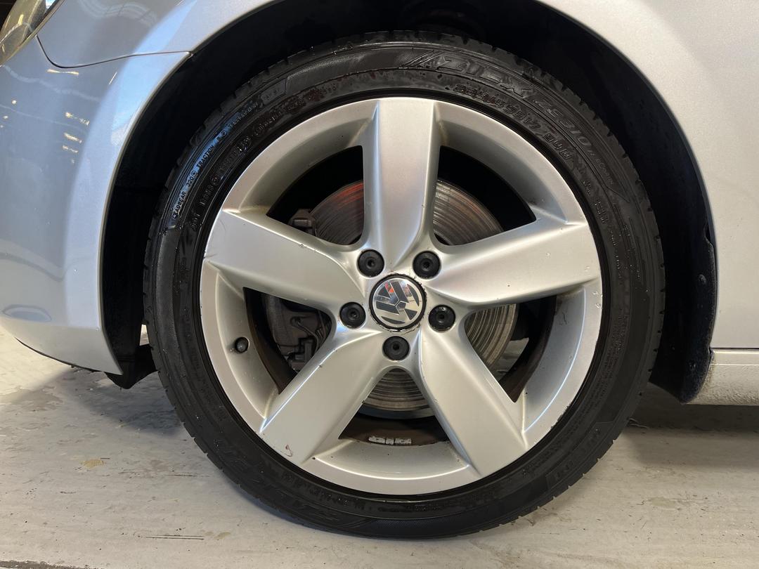 Photo '10' of Volkswagen Golf