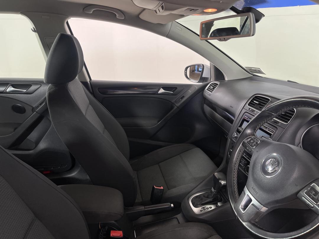 Photo '16' of Volkswagen Golf