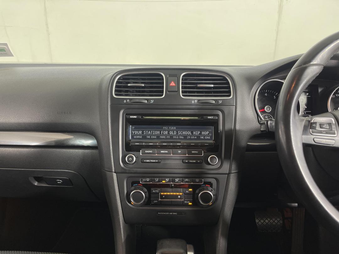 Photo '18' of Volkswagen Golf