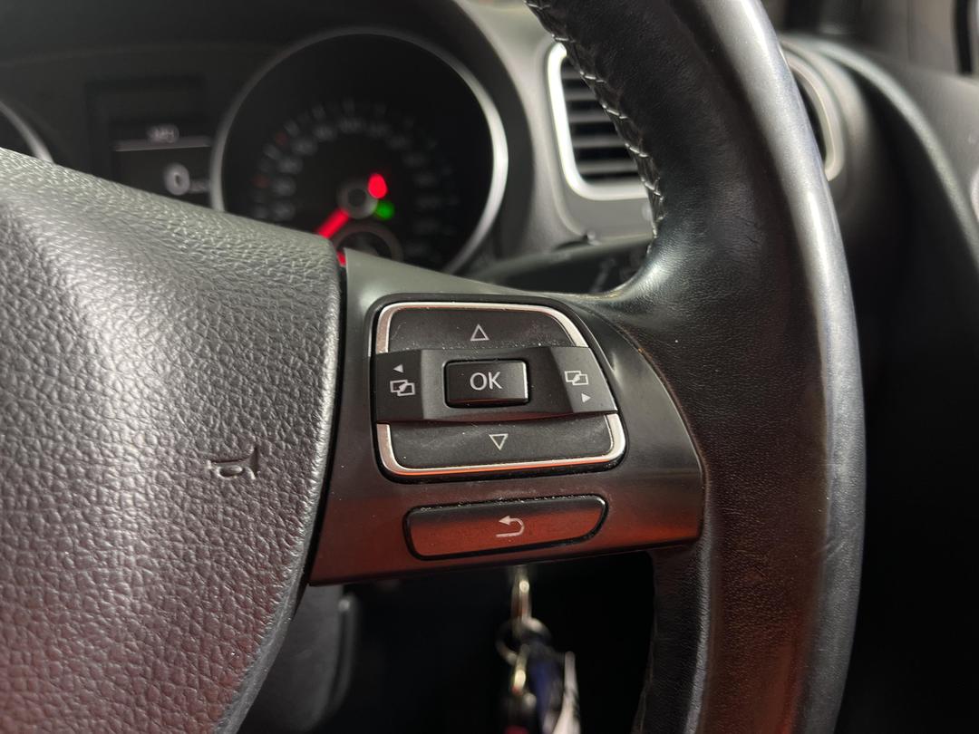 Photo '24' of Volkswagen Golf