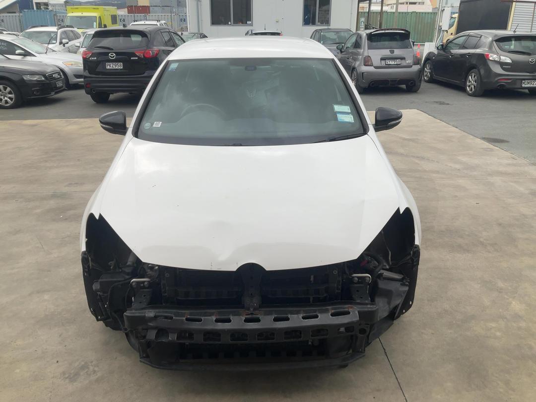 Photo '2' of Volkswagen Golf R