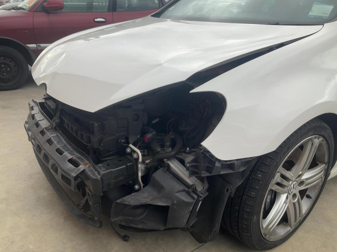 Photo '18' of Volkswagen Golf R