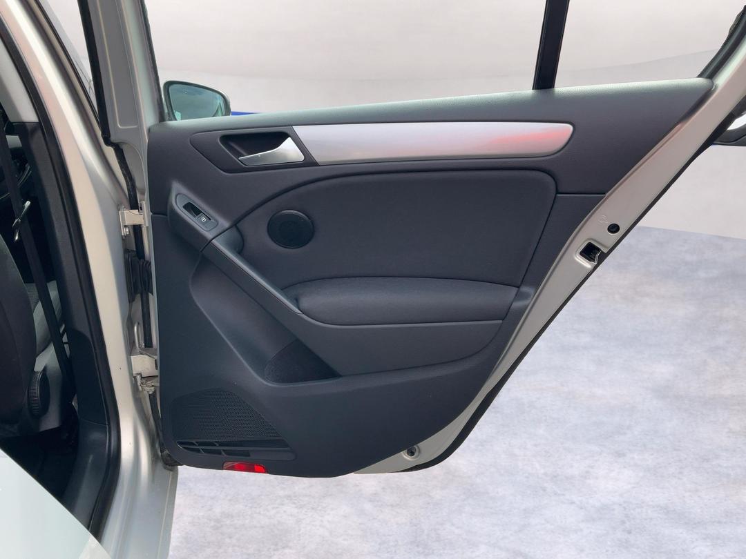 Photo '19' of Volkswagen Golf