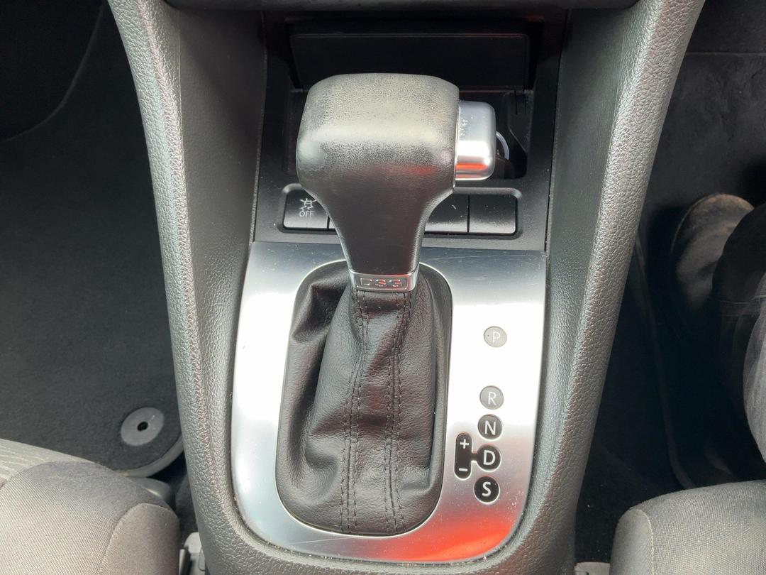 Photo '28' of Volkswagen Golf