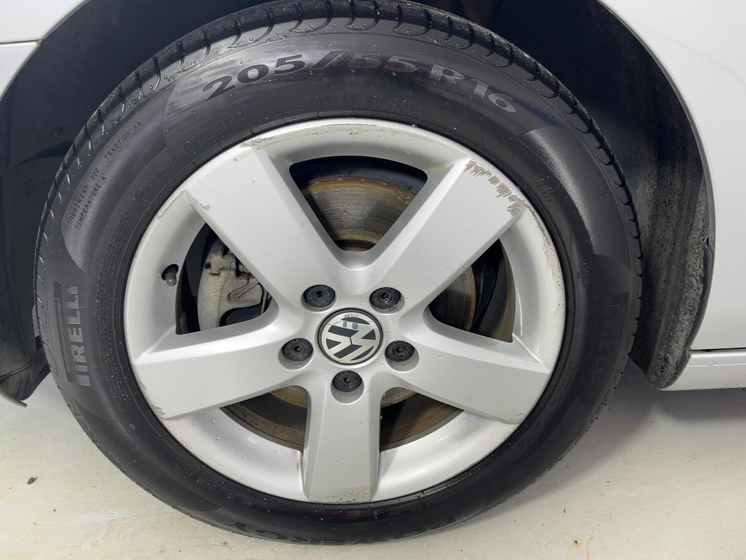Photo '10' of Volkswagen Golf