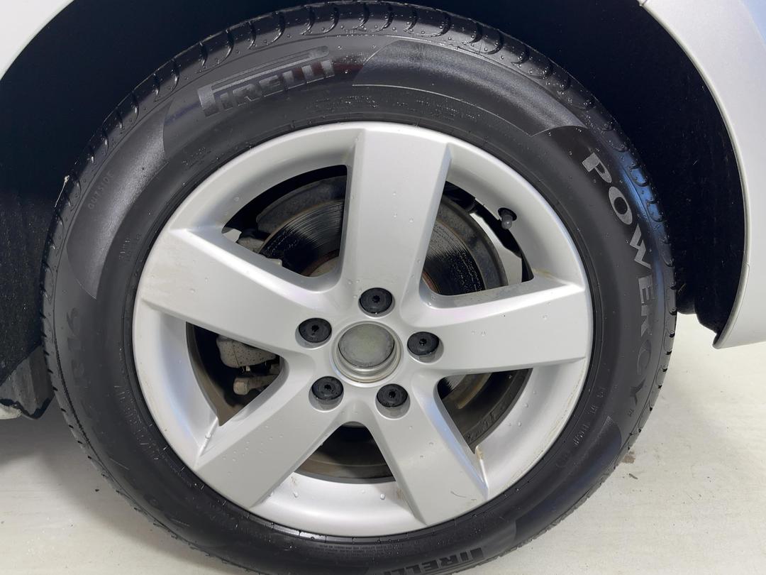 Photo '11' of Volkswagen Golf