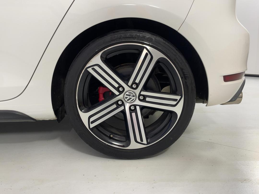Photo '11' of Volkswagen Golf
