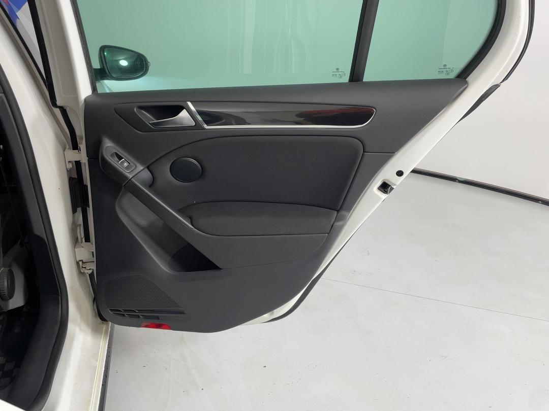 Photo '19' of Volkswagen Golf