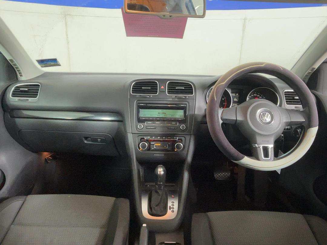 Photo '15' of Volkswagen Golf 1.4 90KW