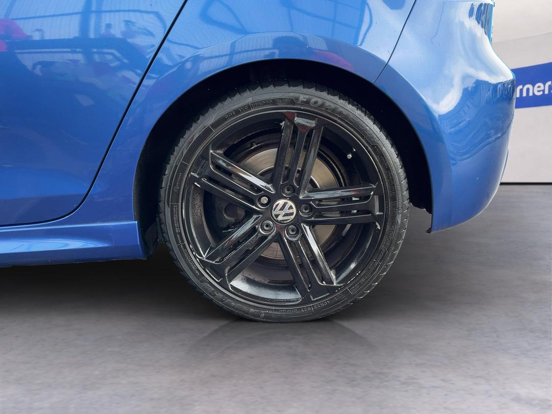 Photo '11' of Volkswagen Golf