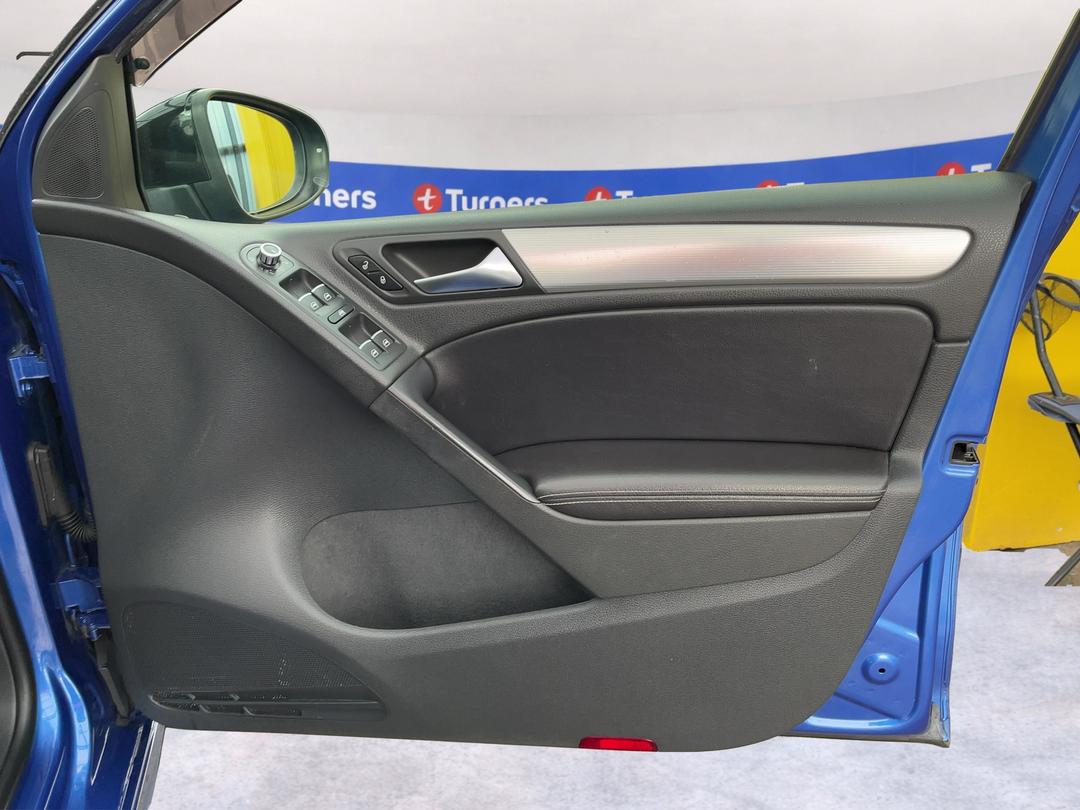 Photo '15' of Volkswagen Golf