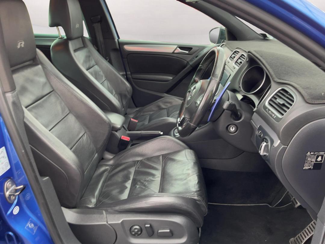 Photo '16' of Volkswagen Golf