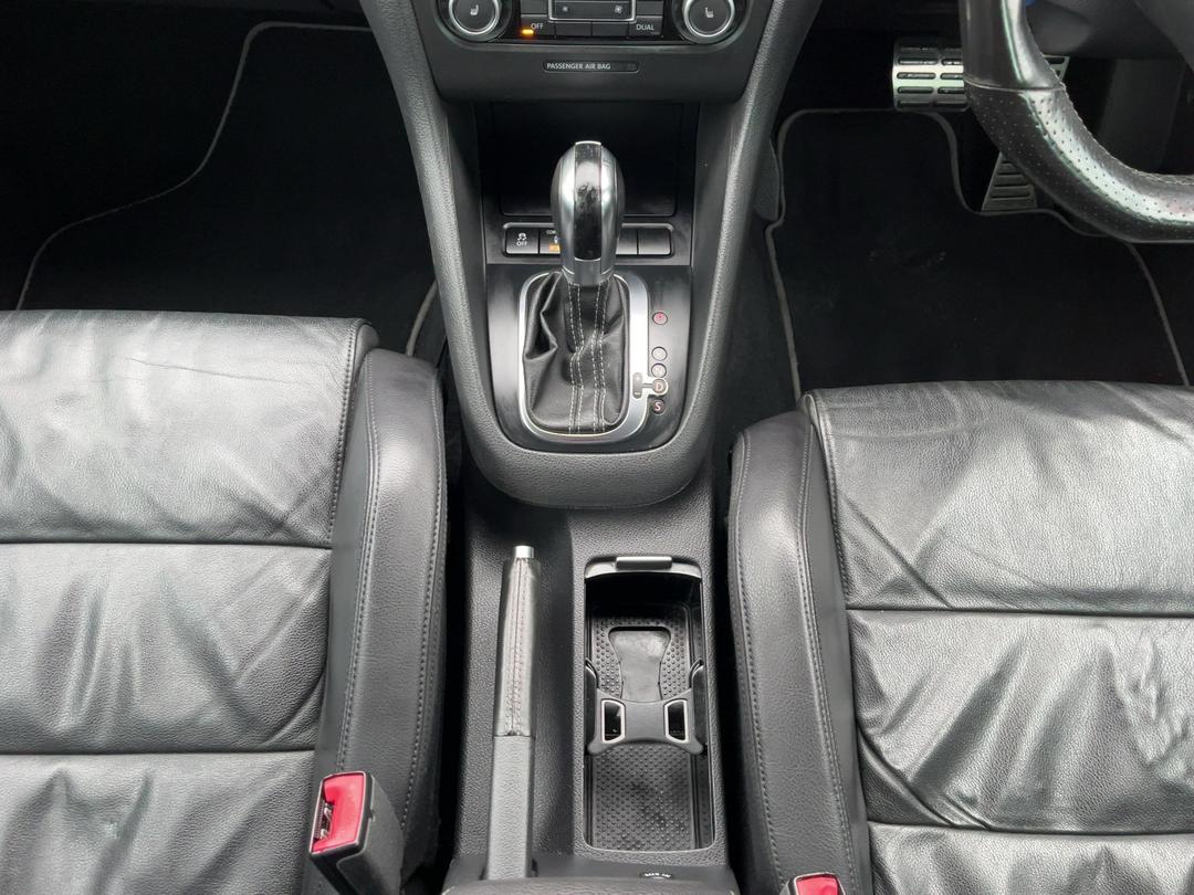 Photo '18' of Volkswagen Golf