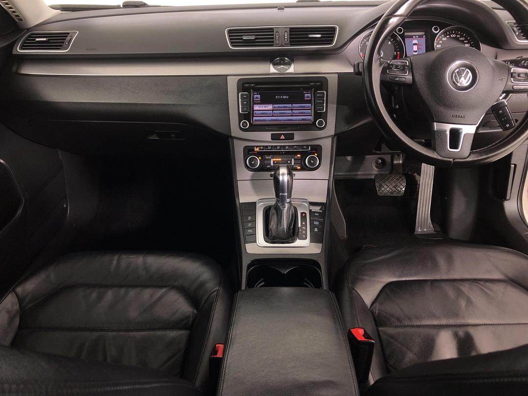 Photo '17' of Volkswagen Passat