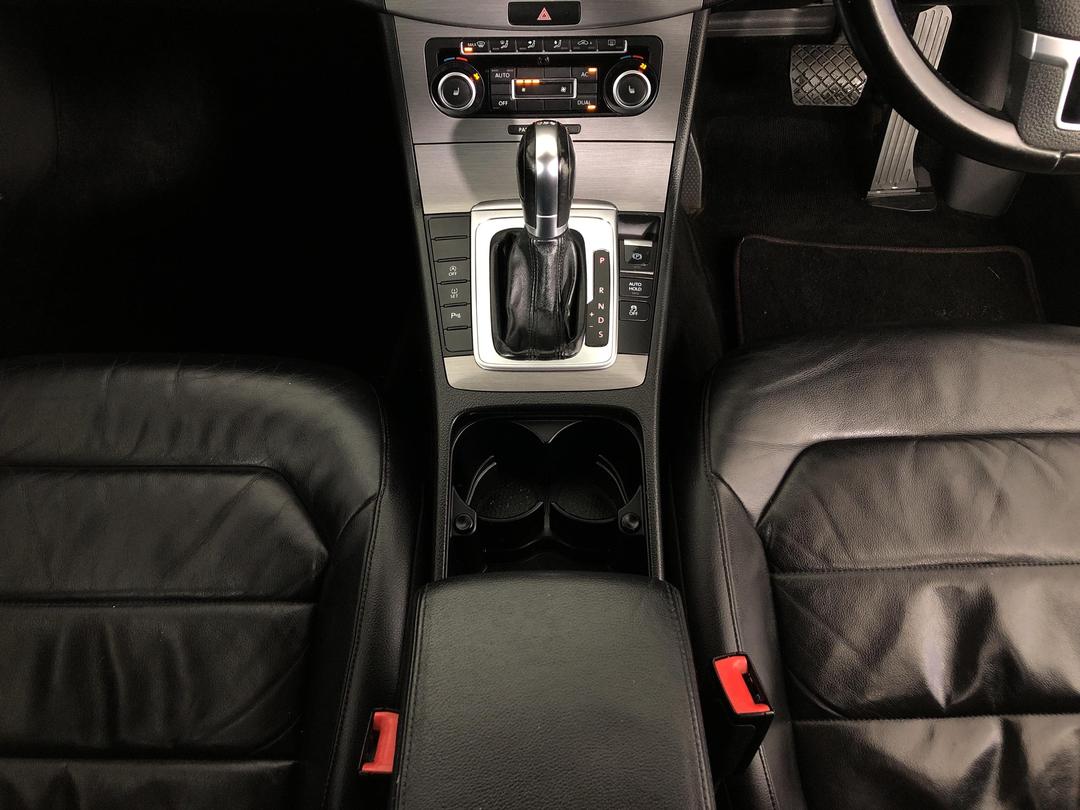 Photo '18' of Volkswagen Passat