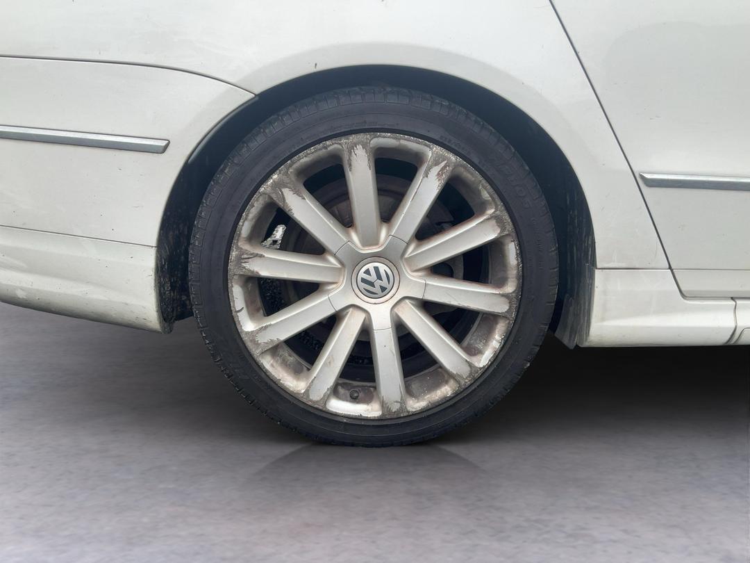 Photo '10' of Volkswagen Passat VAR TDI 125KW SL Photo '10' of Volkswagen Passat VAR TDI 125KW SL