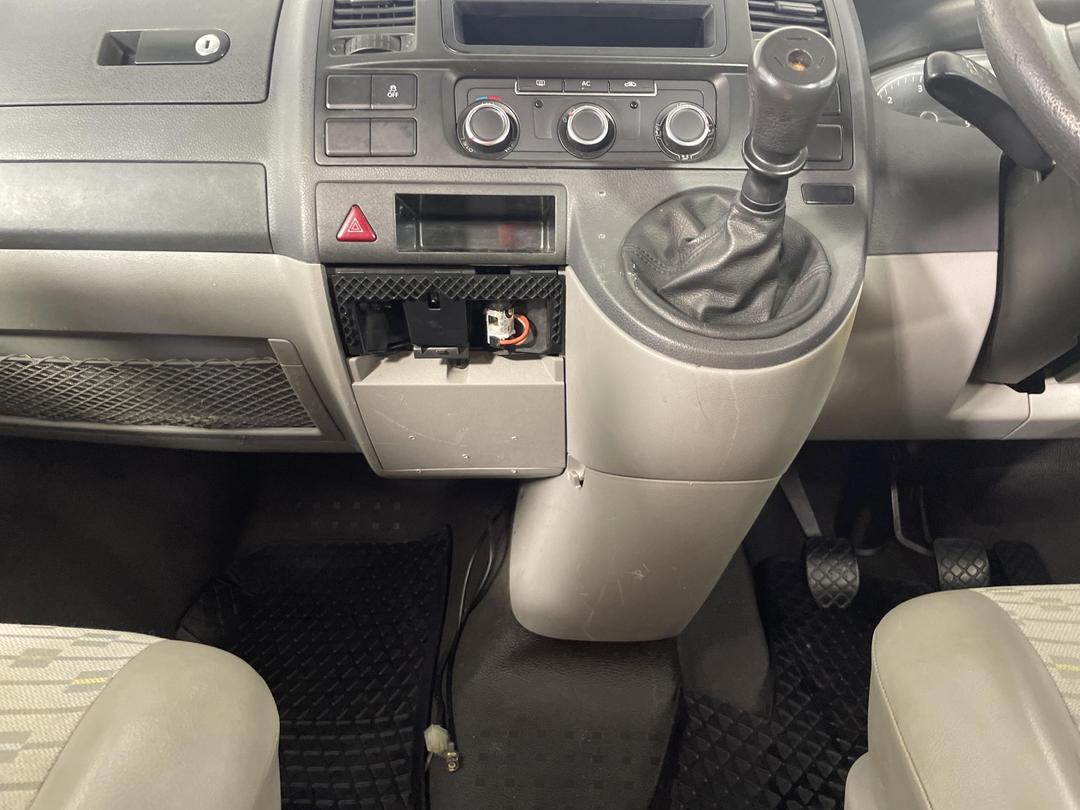 Photo '18' of Volkswagen T5