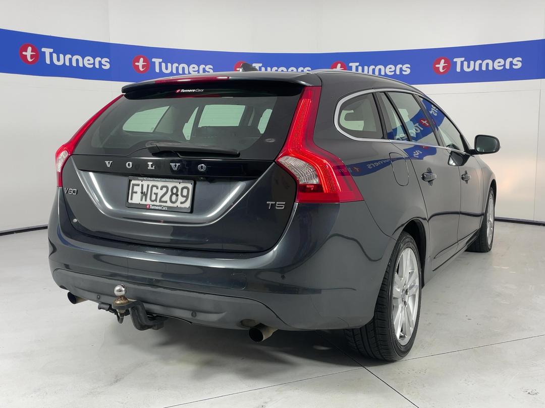 Photo '7' of Volvo V60