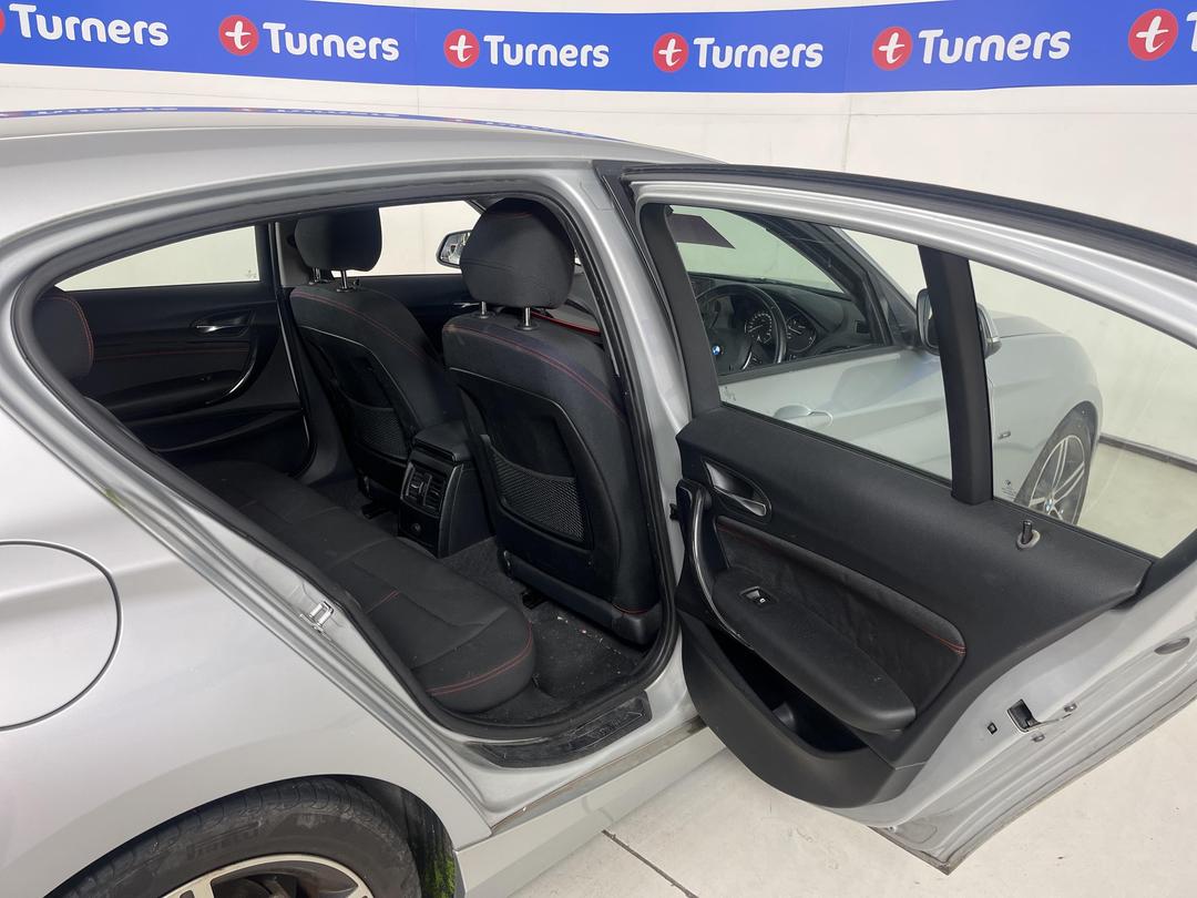 Photo '19' of BMW 120I