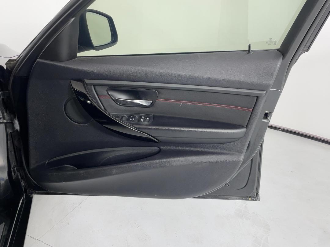 Photo '15' of BMW 3 Series