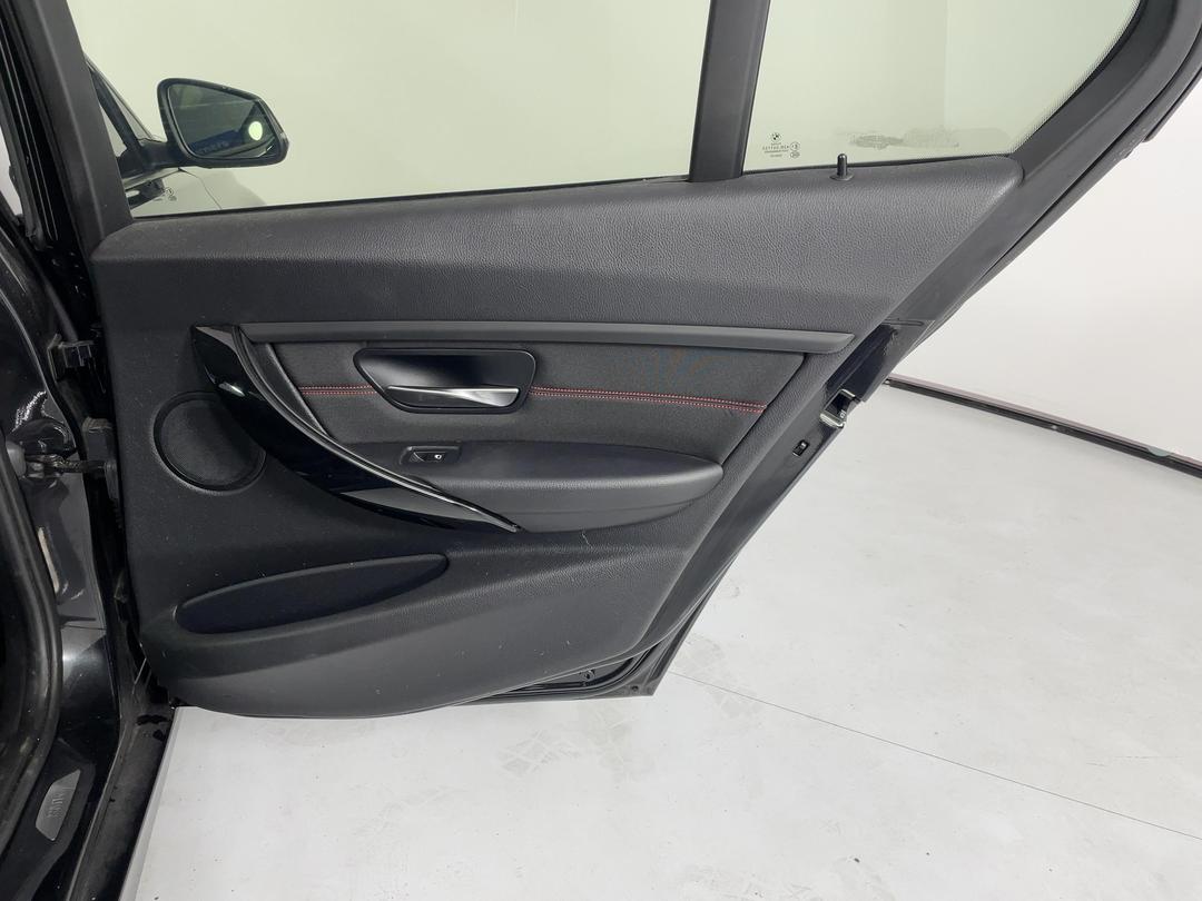 Photo '19' of BMW 3 Series