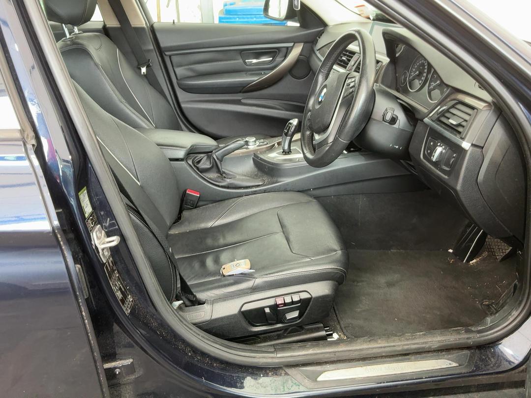 Photo '17' of BMW 3 Series 320I Photo '17' of BMW 3 Series 320I