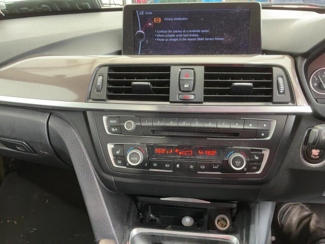 Photo '21' of BMW 3 Series 320I Photo '21' of BMW 3 Series 320I
