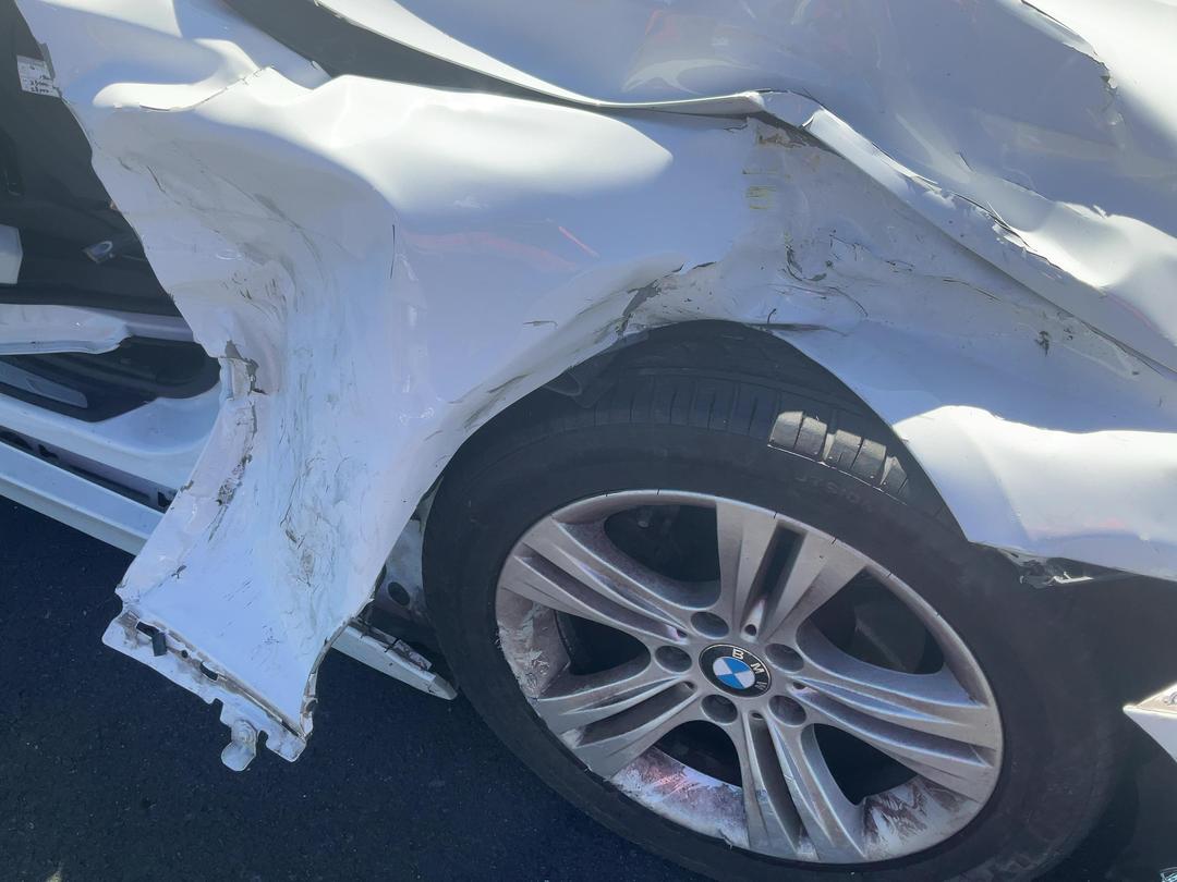 Photo '15' of BMW 3 Series 320I Photo '15' of BMW 3 Series 320I