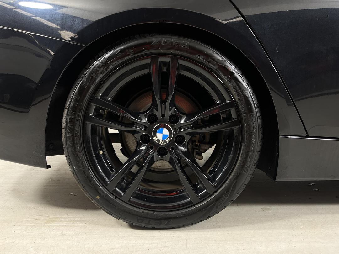 Photo '12' of BMW 320I