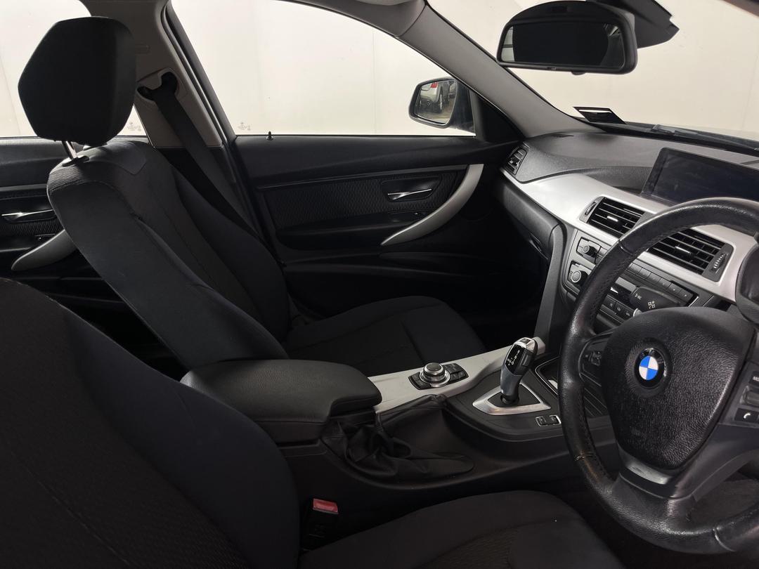 Photo '16' of BMW 320I