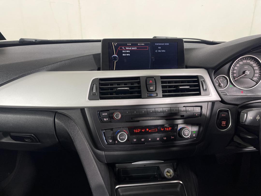 Photo '18' of BMW 320I