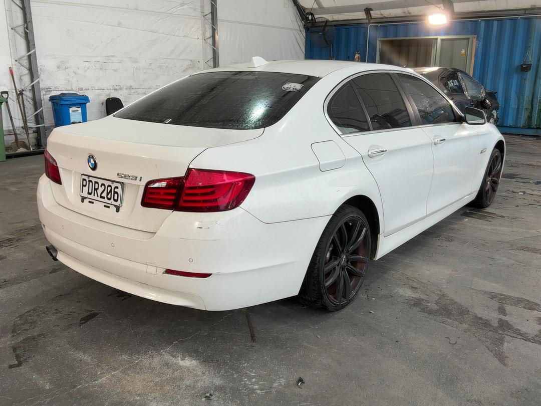 Photo '7' of BMW 5 Series 523I Photo '7' of BMW 5 Series 523I