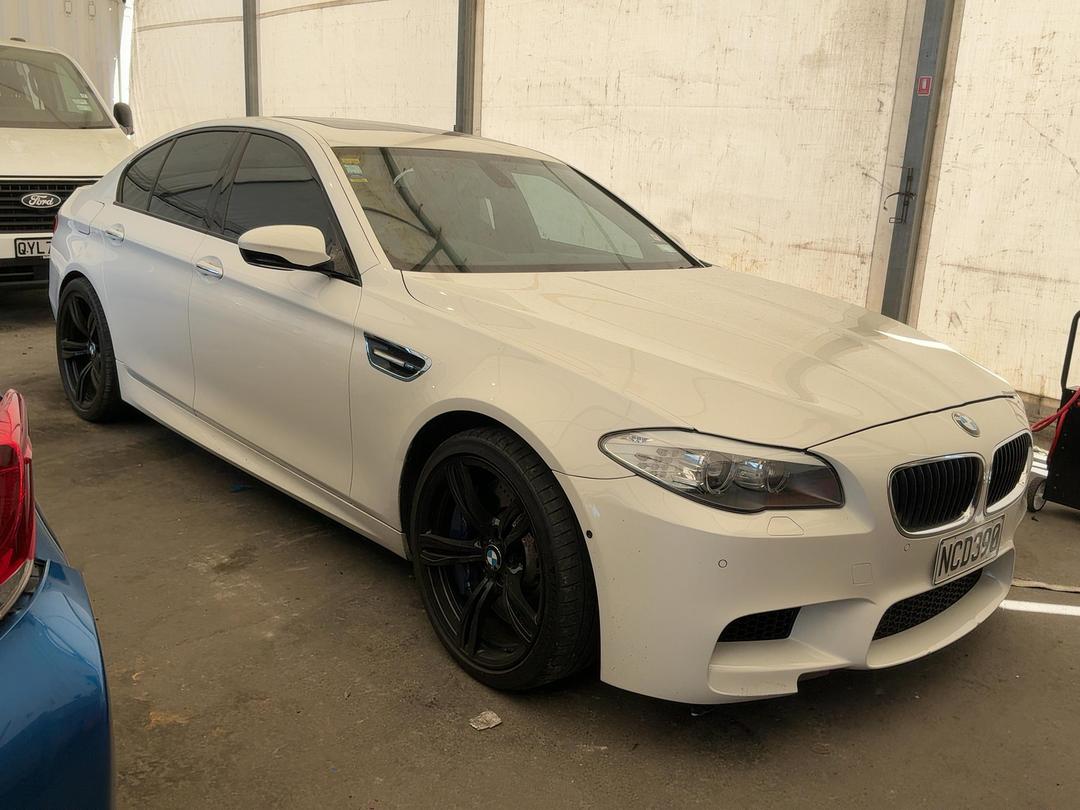 Photo '4' of BMW M Series M5 7A Photo '4' of BMW M Series M5 7A