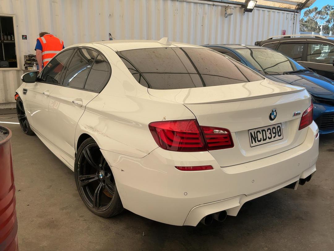 Photo '6' of BMW M Series M5 7A Photo '6' of BMW M Series M5 7A