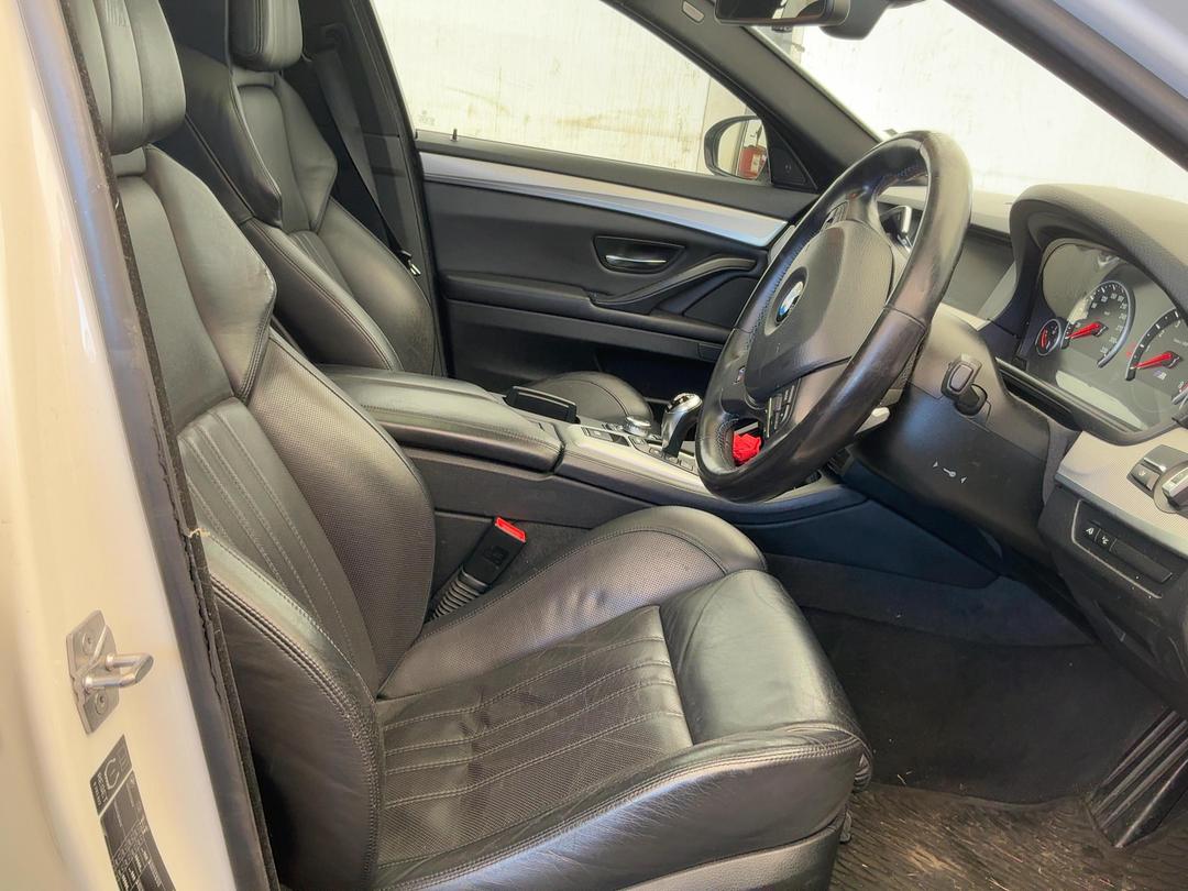 Photo '11' of BMW M Series M5 7A Photo '11' of BMW M Series M5 7A