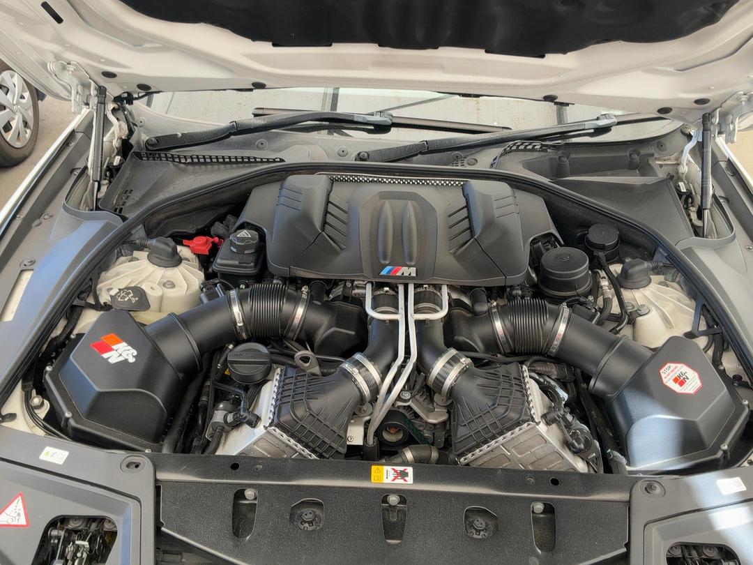 Photo '12' of BMW M Series M5 7A Photo '12' of BMW M Series M5 7A