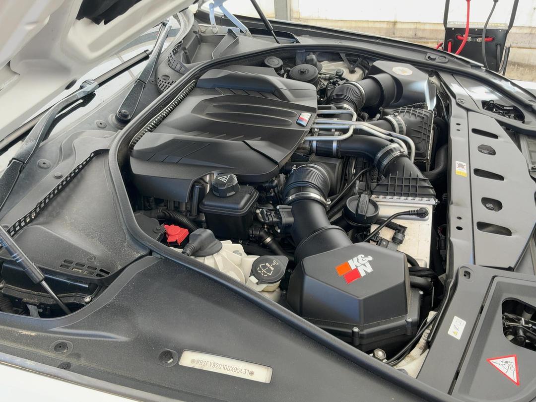 Photo '14' of BMW M Series M5 7A Photo '14' of BMW M Series M5 7A