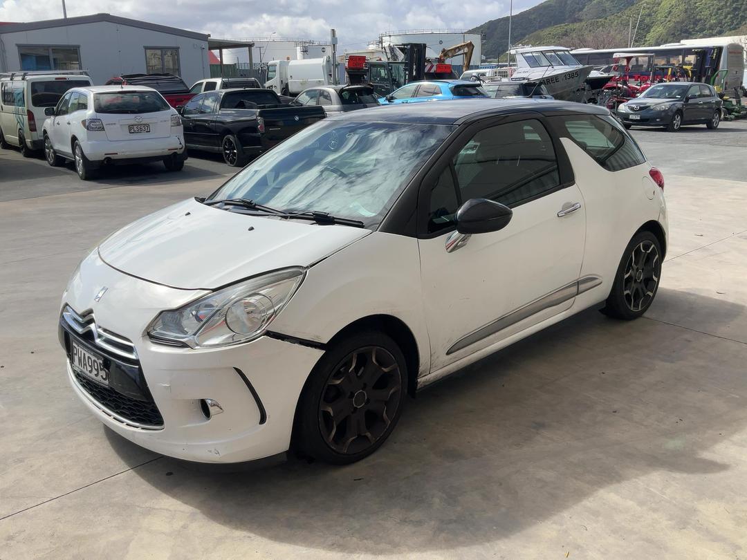 Photo '4' of Citroen DS3 Photo '4' of Citroen DS3